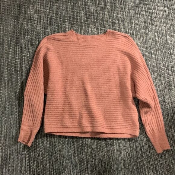 Pink rose sweater - Picture 1 of 3